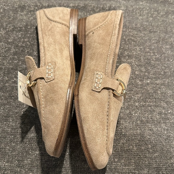 NWT Women's Laurel Loafer Flats - A New Day T™
Light Taupe 6W - Picture 5 of 6